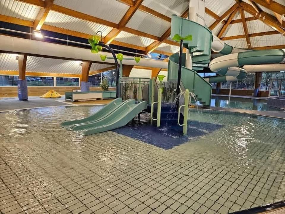 Lake Escape - Hoburne Cotswolds 南塞尔尼 外观 照片